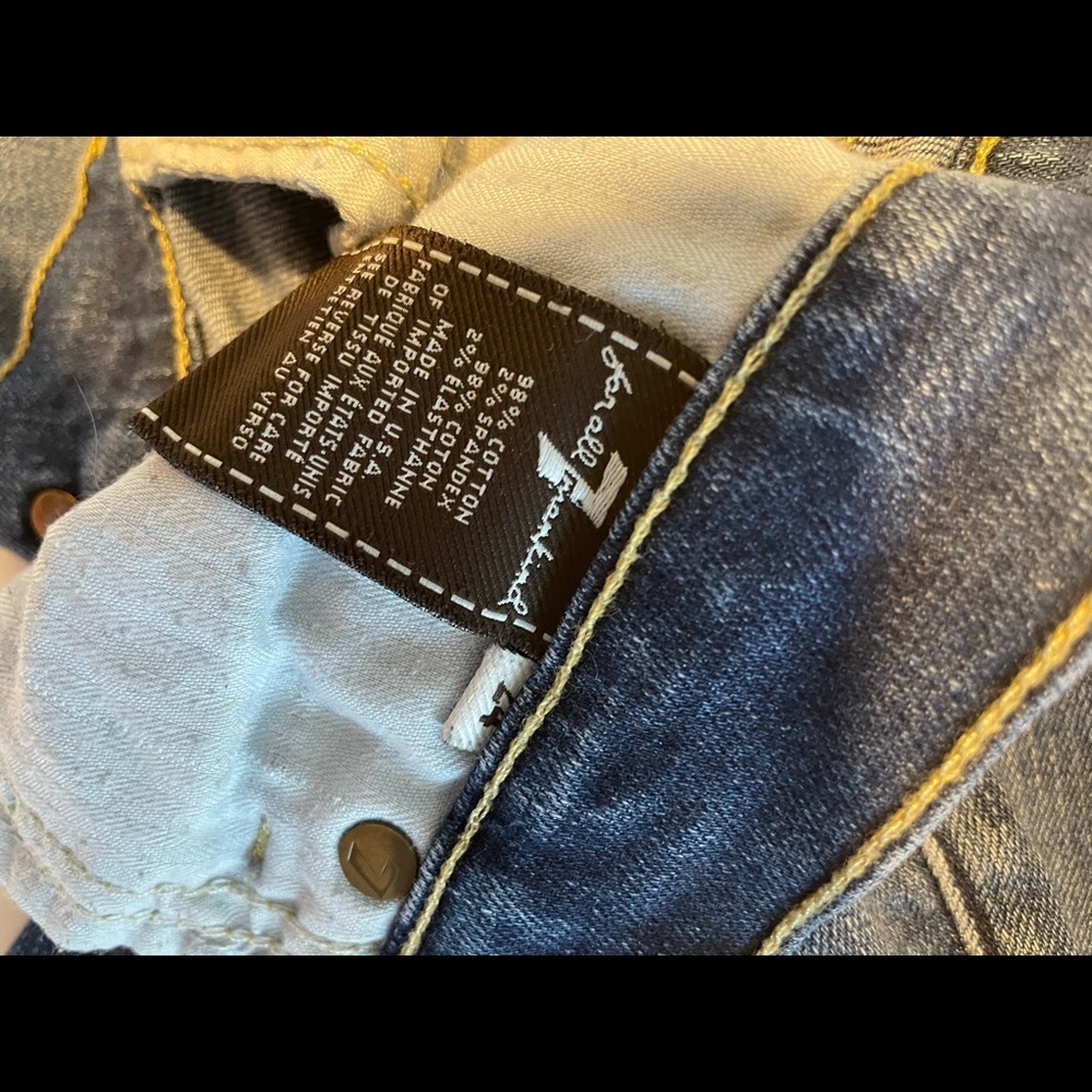 Denim - Picture 3 of 4